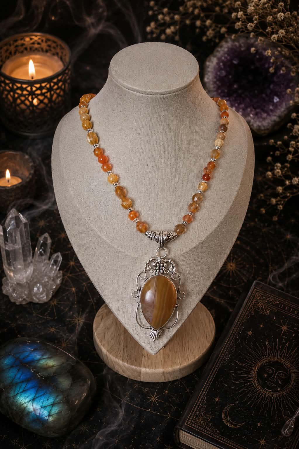 Collier "Force vitale & Clarté de l'Esprit" en Cornaline, Citrine, Palo Santo & Fluorine jaune
