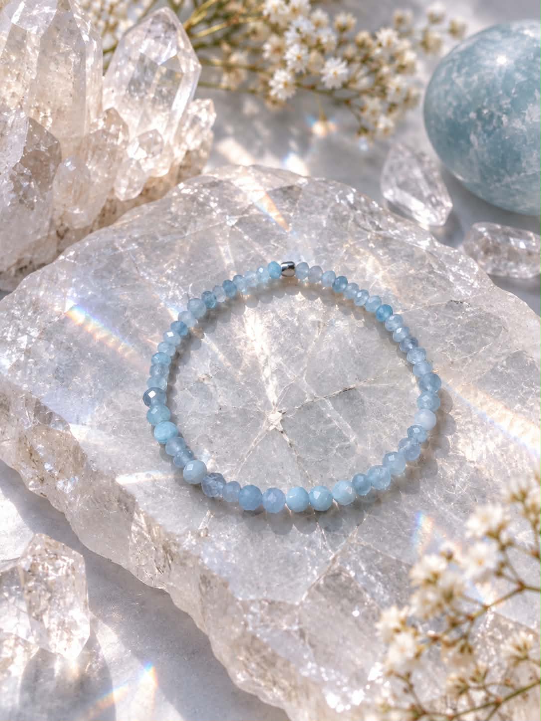 Bracelet femme en Aigue marine 4mm facettée