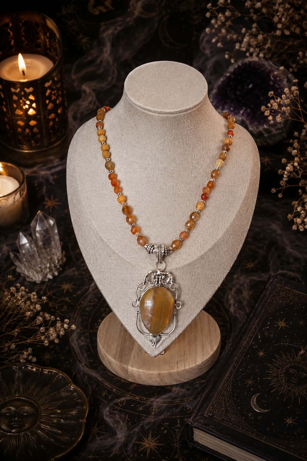 Collier "Force vitale & Clarté de l'Esprit" en Cornaline, Citrine, Palo Santo & Fluorine jaune